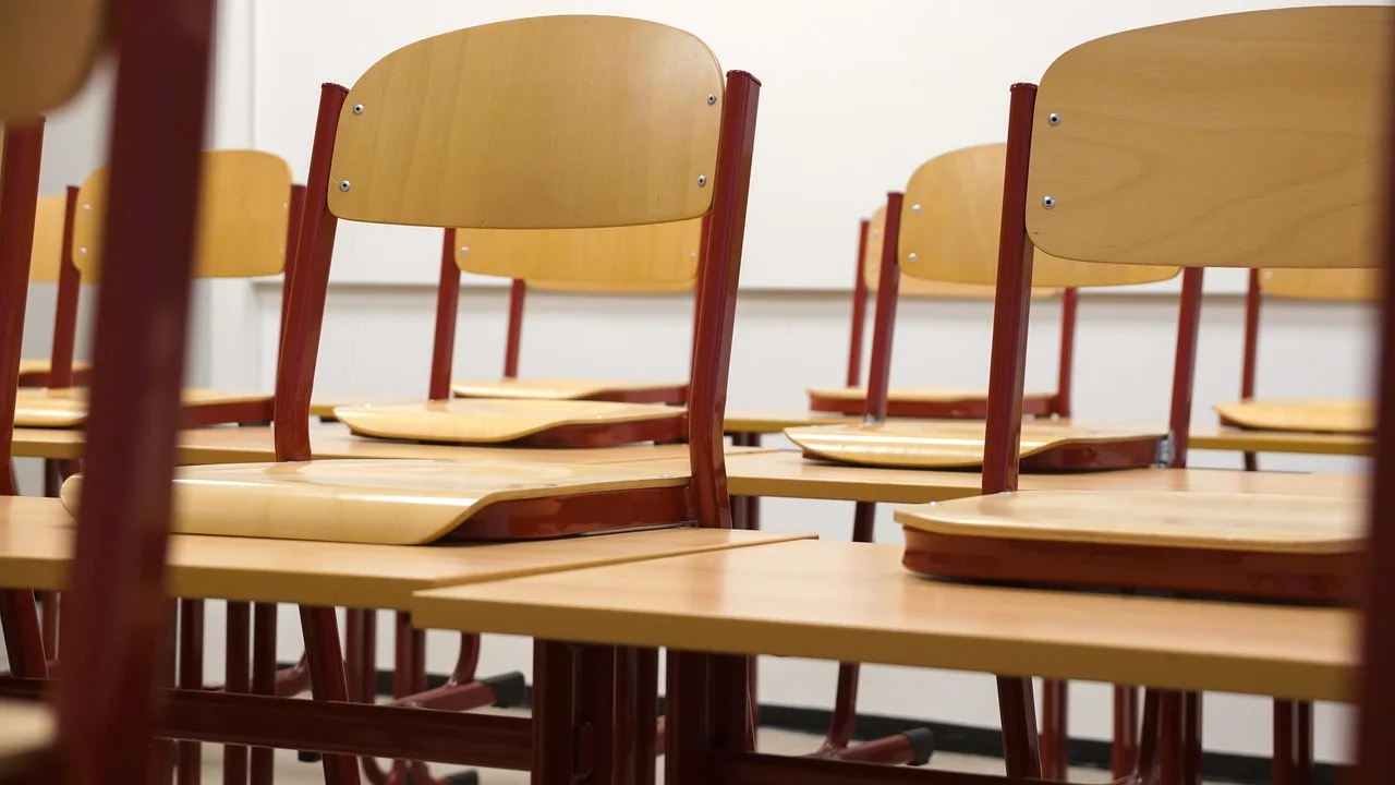 classroom, chairs, tables, school, seminar, class, learning, furniture, interior, room, university, college, desk, seat, table, education, brown school, brown education, brown learning, brown classroom, brown room, brown table, brown desk, brown interior, school, university, university, university, college, college, college, college, college. Business school rankings often measure the full-time cohort, not the program you attend