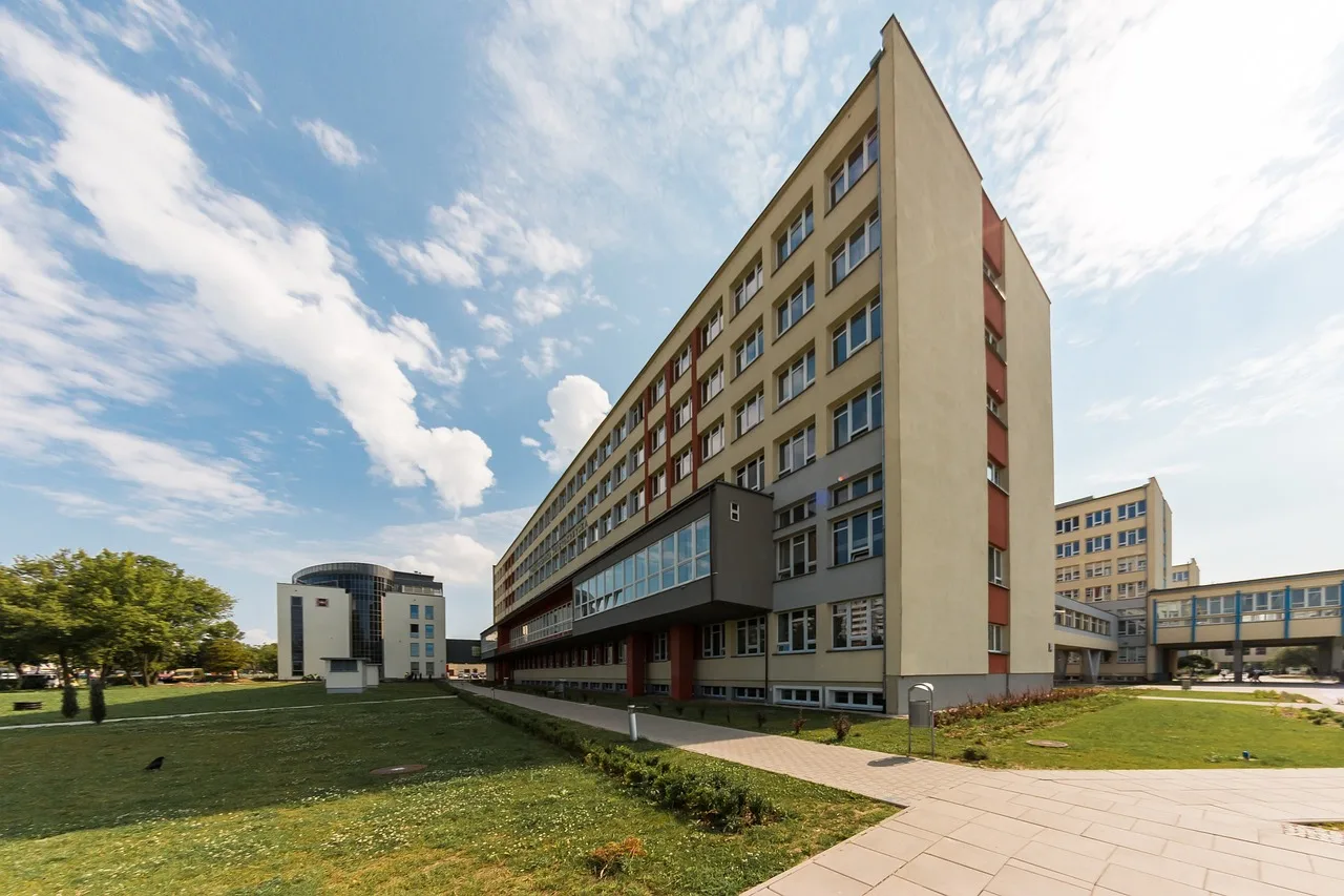 school, kielce, polytechnic university which, buildings, architecture, building and construction, office buildings, building. Business majors admissions: the two gates compared